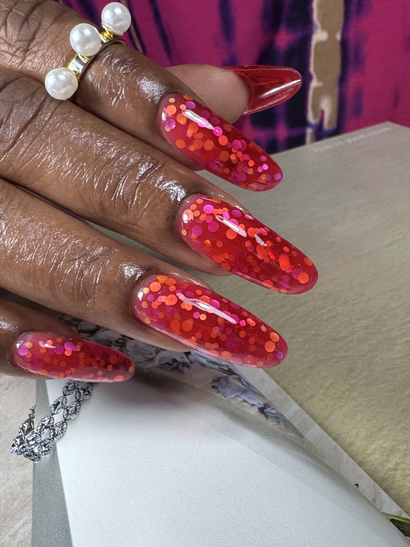 Pose rose avec fleurs et dégradé
